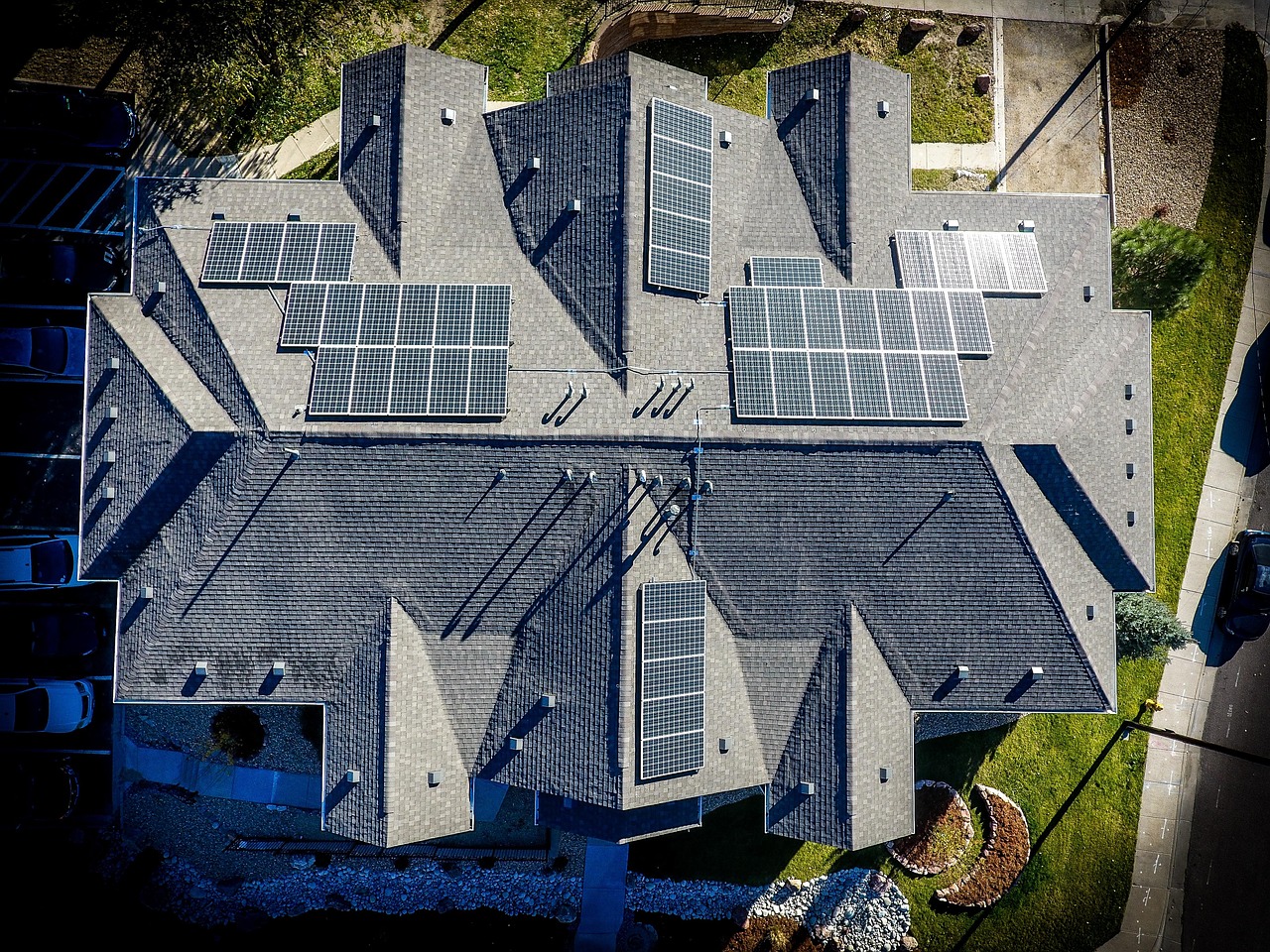 Solar Tax Credits: What You Need to Know for 2025